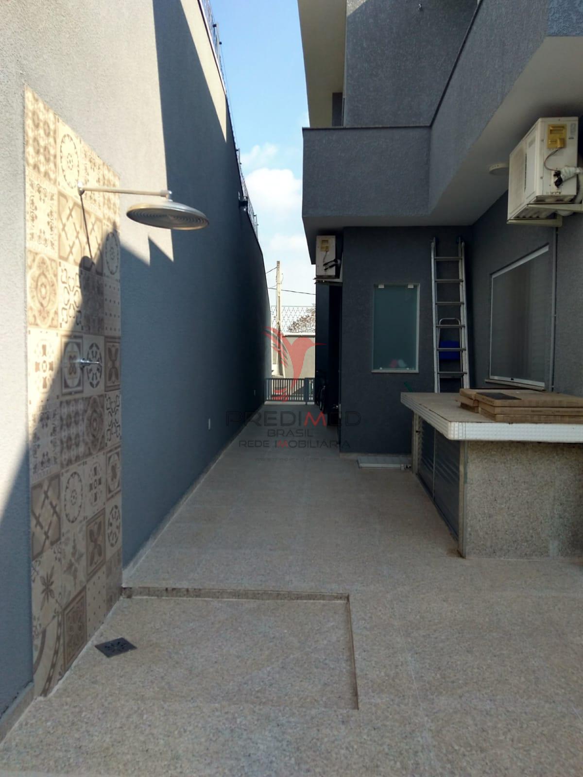 Linda Casa com piscina, churrasqueiras, 4 Vagas de Garagem, no Bairro Bela Vista 2  Guaratinguetá - 