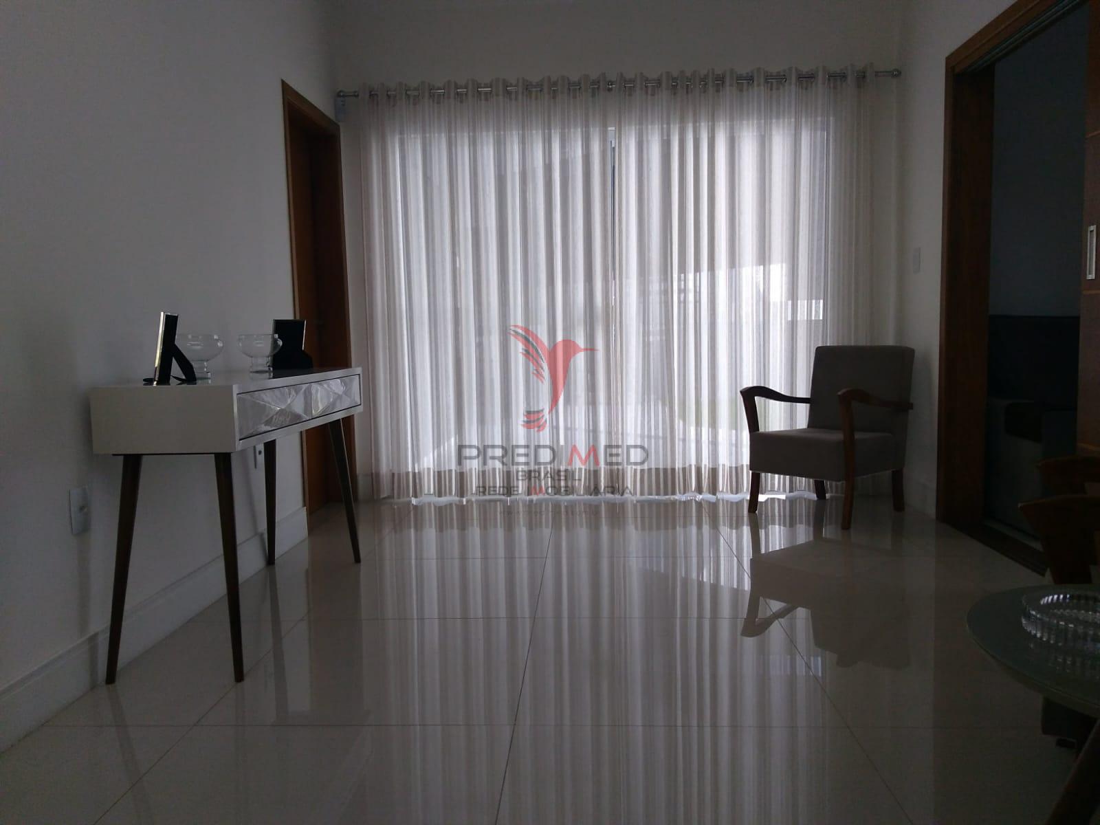 Linda Casa com piscina, churrasqueiras, 4 Vagas de Garagem, no Bairro Bela Vista 2  Guaratinguetá - 