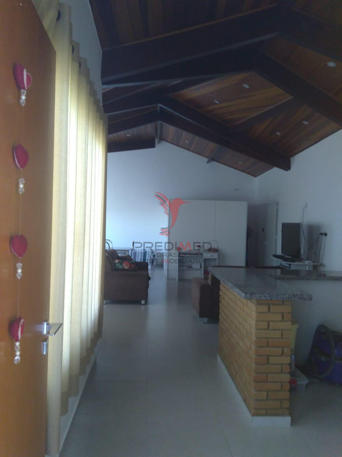 Linda Casa com piscina, churrasqueiras, 4 Vagas de Garagem, no Bairro Bela Vista 2  Guaratinguetá - 