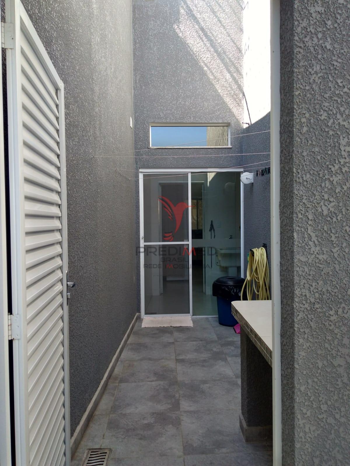Linda Casa com piscina, churrasqueiras, 4 Vagas de Garagem, no Bairro Bela Vista 2  Guaratinguetá - 