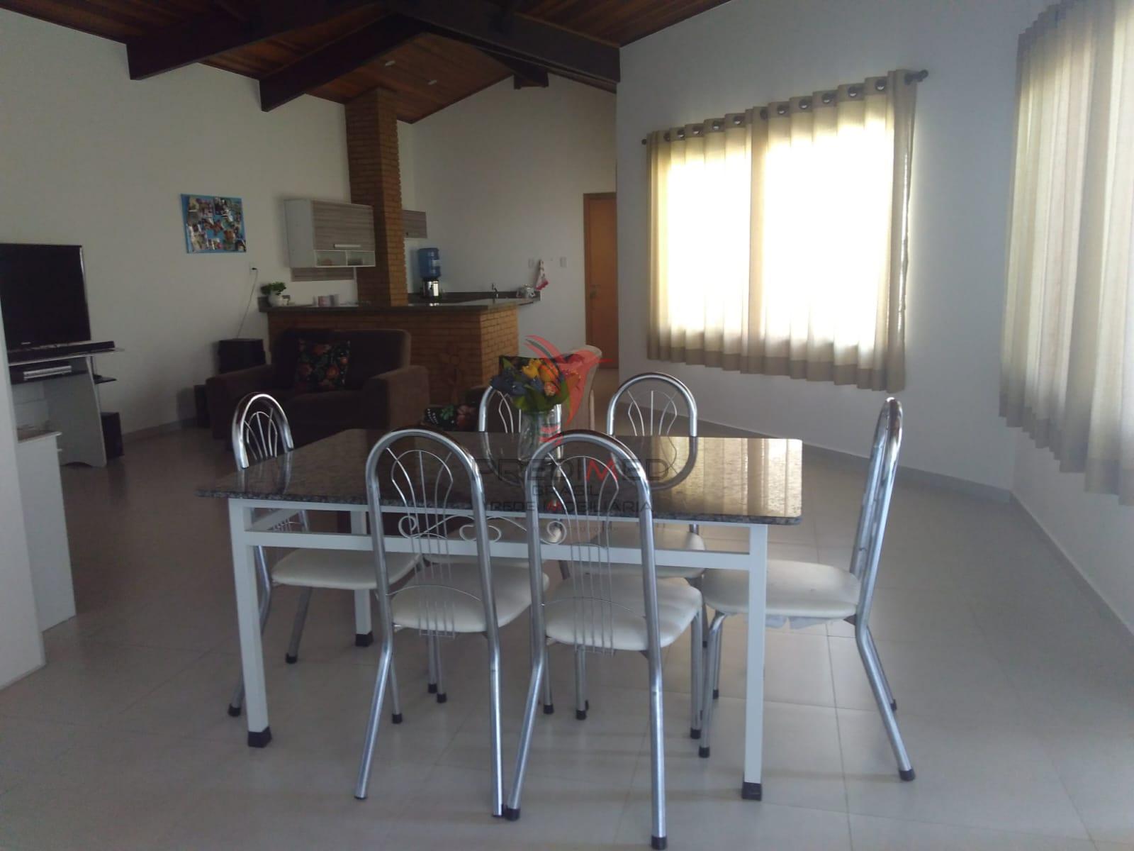 Linda Casa com piscina, churrasqueiras, 4 Vagas de Garagem, no Bairro Bela Vista 2  Guaratinguetá - 
