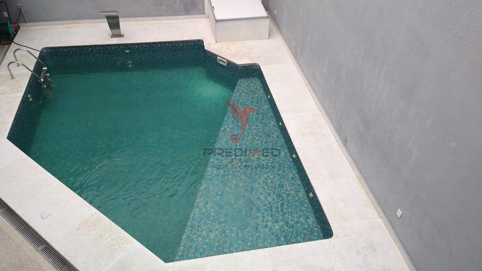 Linda Casa com piscina, churrasqueiras, 4 Vagas de Garagem, no Bairro Bela Vista 2  Guaratinguetá - 