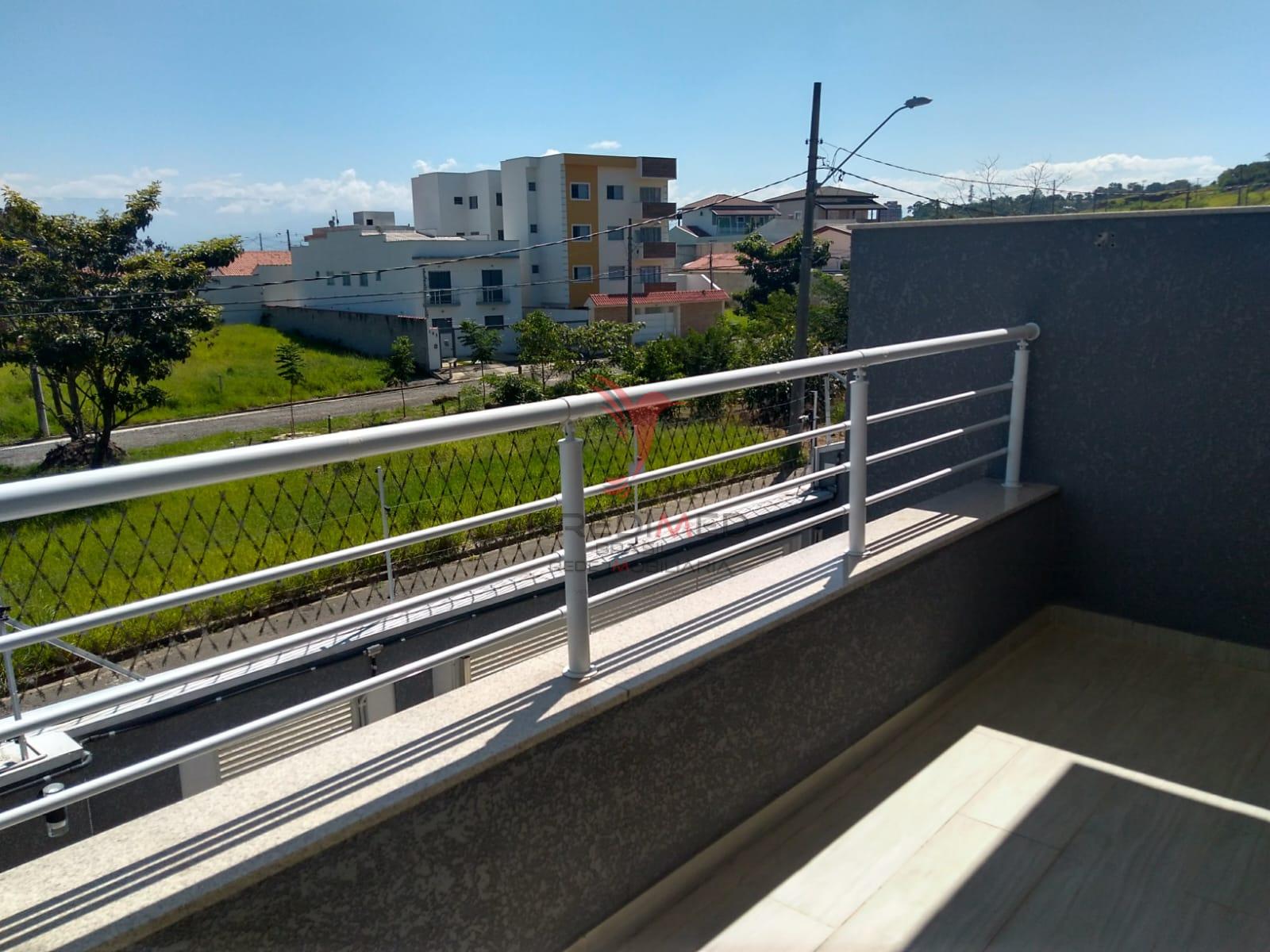 Linda Casa com piscina, churrasqueiras, 4 Vagas de Garagem, no Bairro Bela Vista 2  Guaratinguetá - 