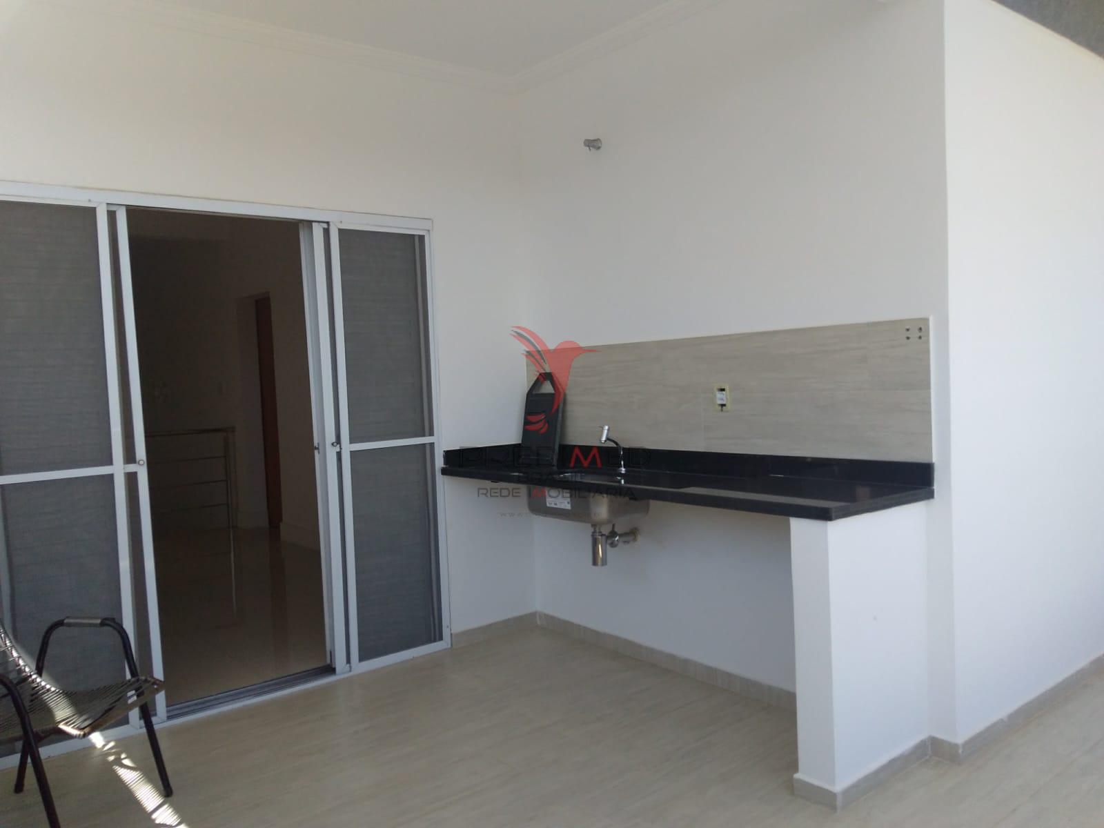 Linda Casa com piscina, churrasqueiras, 4 Vagas de Garagem, no Bairro Bela Vista 2  Guaratinguetá - 