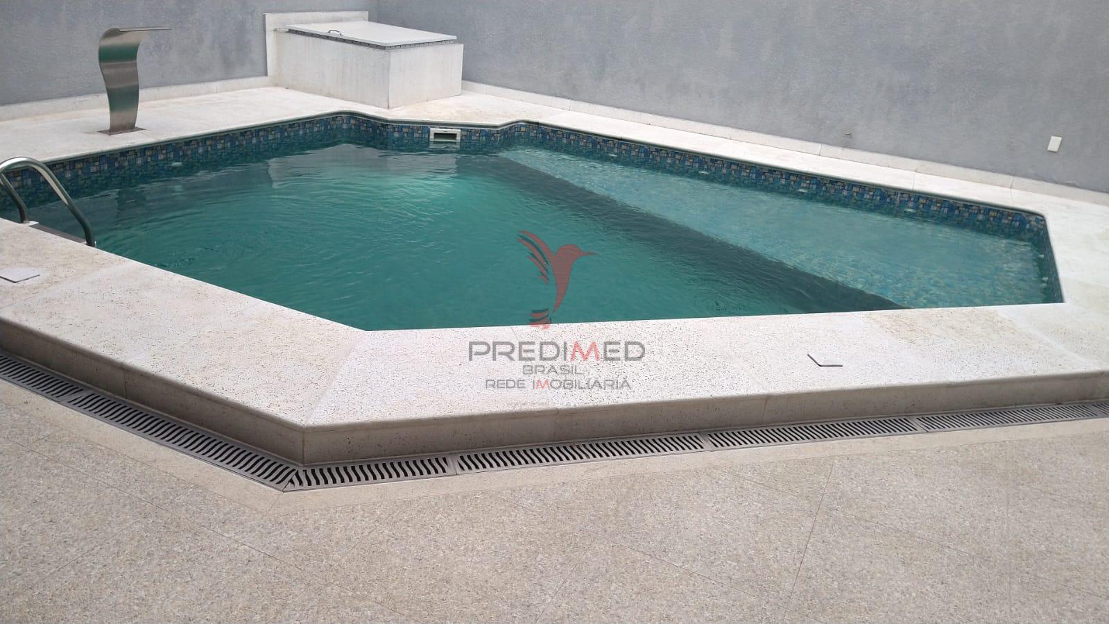 Linda Casa com piscina, churrasqueiras, 4 Vagas de Garagem, no Bairro Bela Vista 2  Guaratinguetá - 