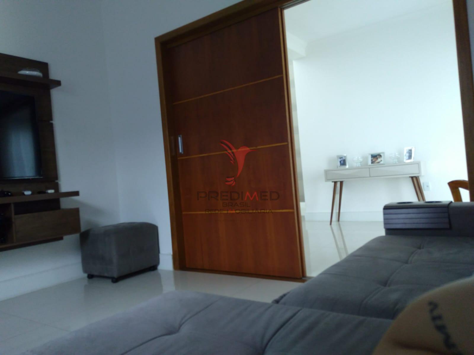 Linda Casa com piscina, churrasqueiras, 4 Vagas de Garagem, no Bairro Bela Vista 2  Guaratinguetá - 
