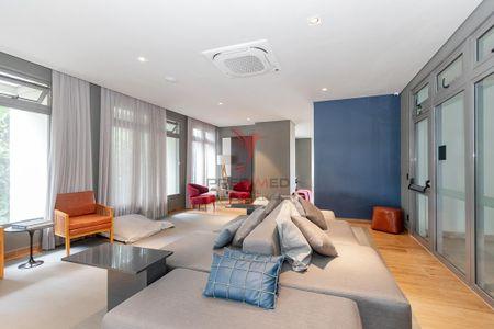 Vendo apartamento, 43m2, andar alto, com um quadro,  uma vaga de garagem, Alto da Boa Vist Avenida Vereador José Diniz São Paulo - 