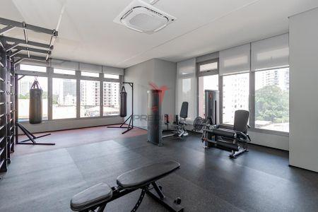 Vendo apartamento, 43m2, andar alto, com um quadro,  uma vaga de garagem, Alto da Boa Vist Avenida Vereador José Diniz São Paulo - 