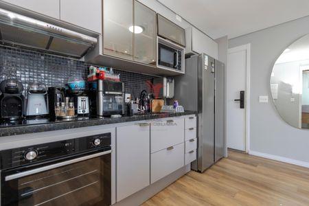 Vendo apartamento, 43m2, andar alto, com um quadro,  uma vaga de garagem, Alto da Boa Vist Avenida Vereador José Diniz São Paulo - 