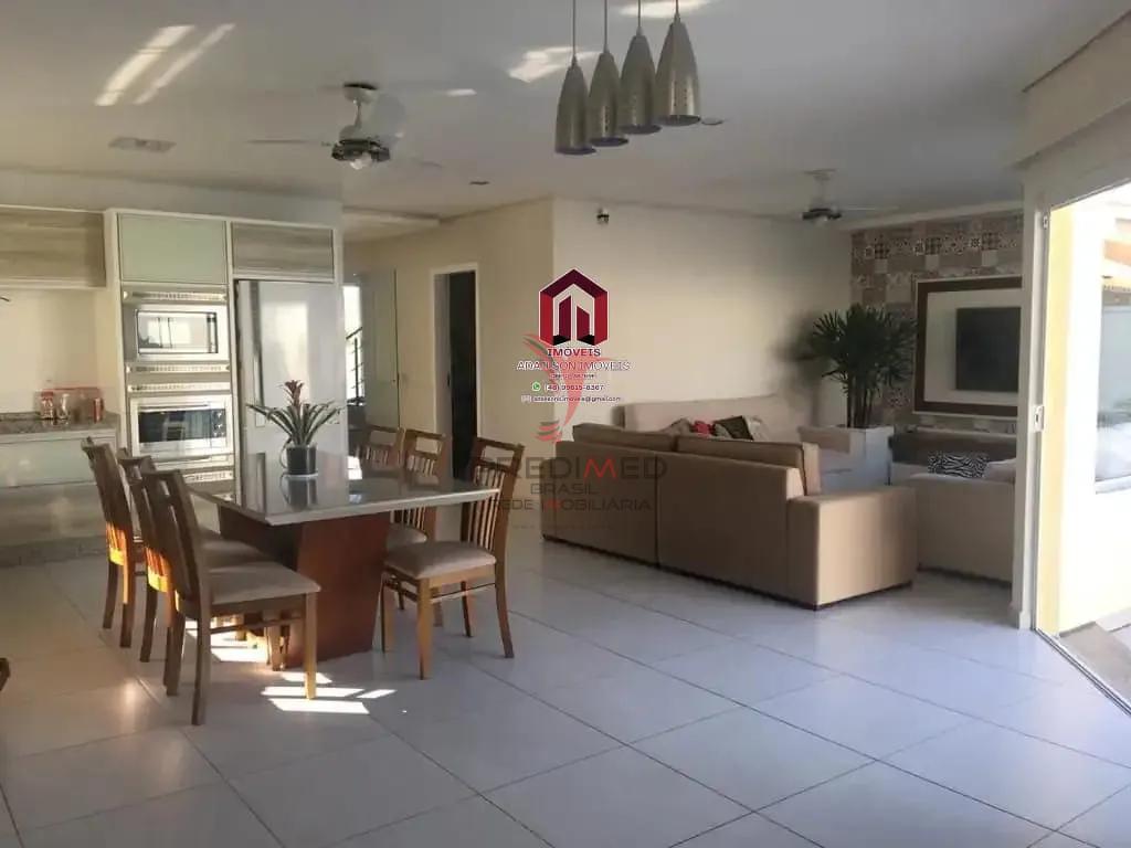EXCELENTE CASA COM 4 DORMITORIOS  PARA A VENDA - EM FLORIANOPOLIS SC BRASIL  Florianópolis - 