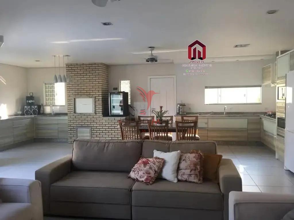 EXCELENTE CASA COM 4 DORMITORIOS  PARA A VENDA - EM FLORIANOPOLIS SC BRASIL  Florianópolis - 