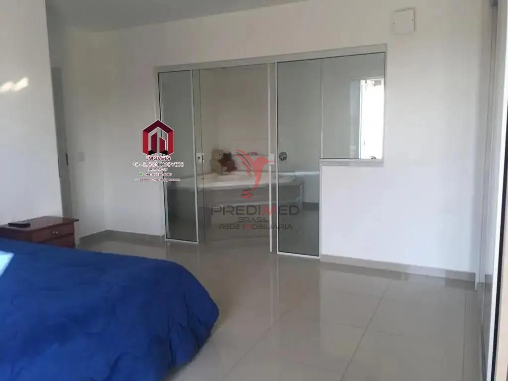 EXCELENTE CASA COM 4 DORMITORIOS  PARA A VENDA - EM FLORIANOPOLIS SC BRASIL  Florianópolis - 
