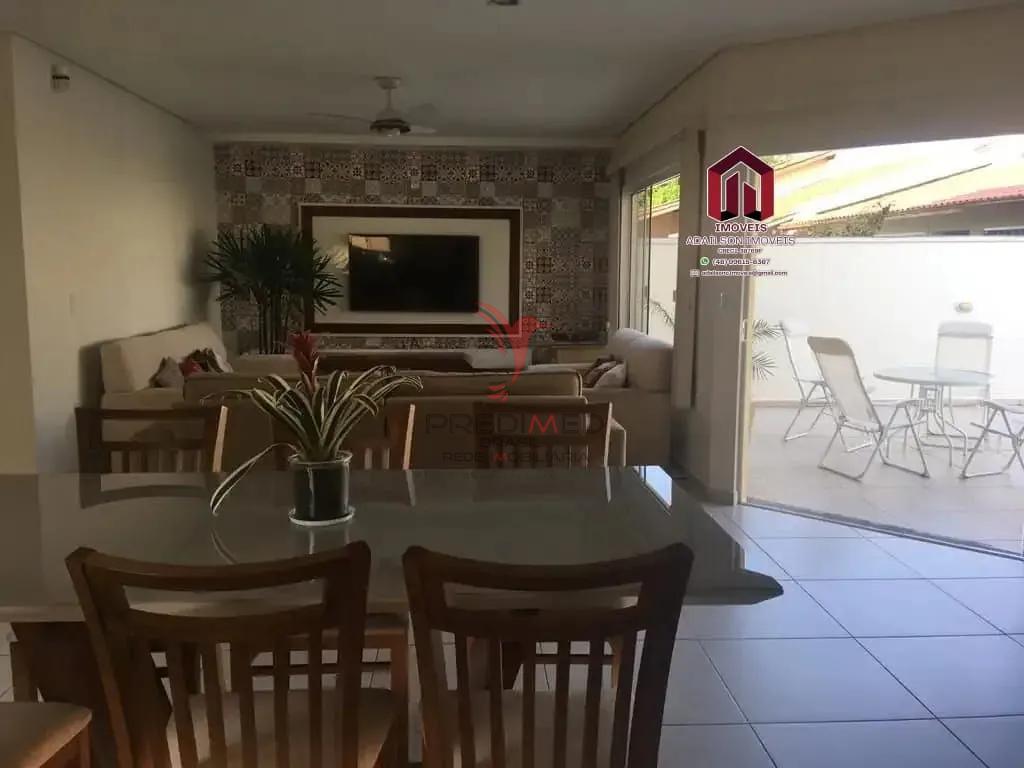 EXCELENTE CASA COM 4 DORMITORIOS  PARA A VENDA - EM FLORIANOPOLIS SC BRASIL  Florianópolis - 