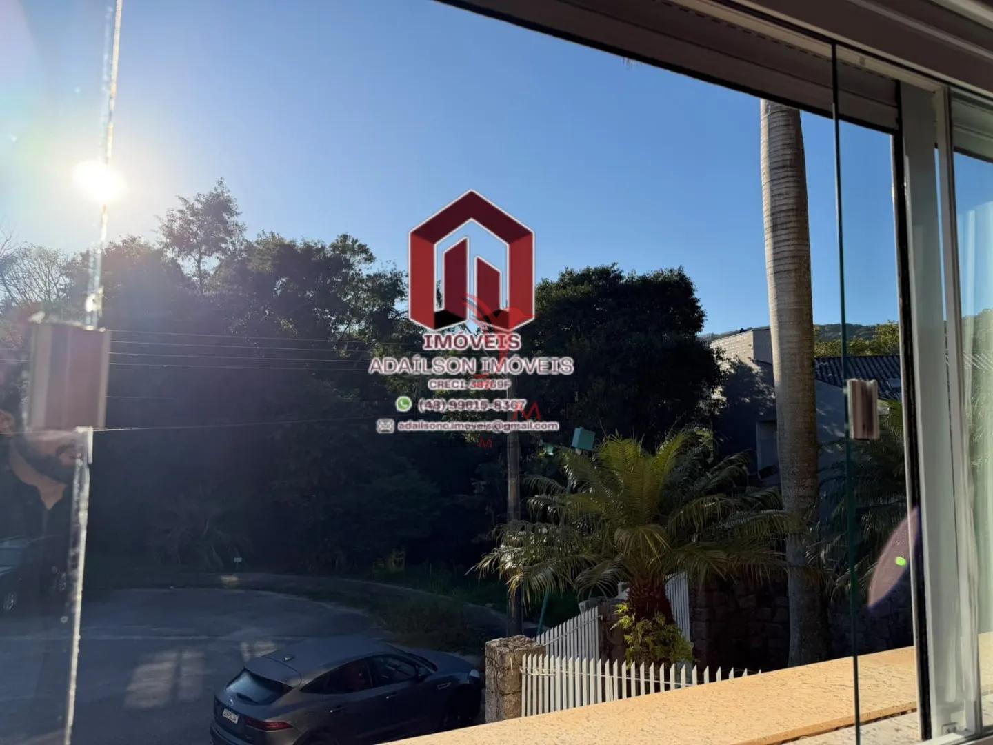 Linda casa com  dormit&oacute;rios um suite a venda em Florian&oacute;polis bairro c&oacute;rrego Grande José Durieux Florianópolis - 