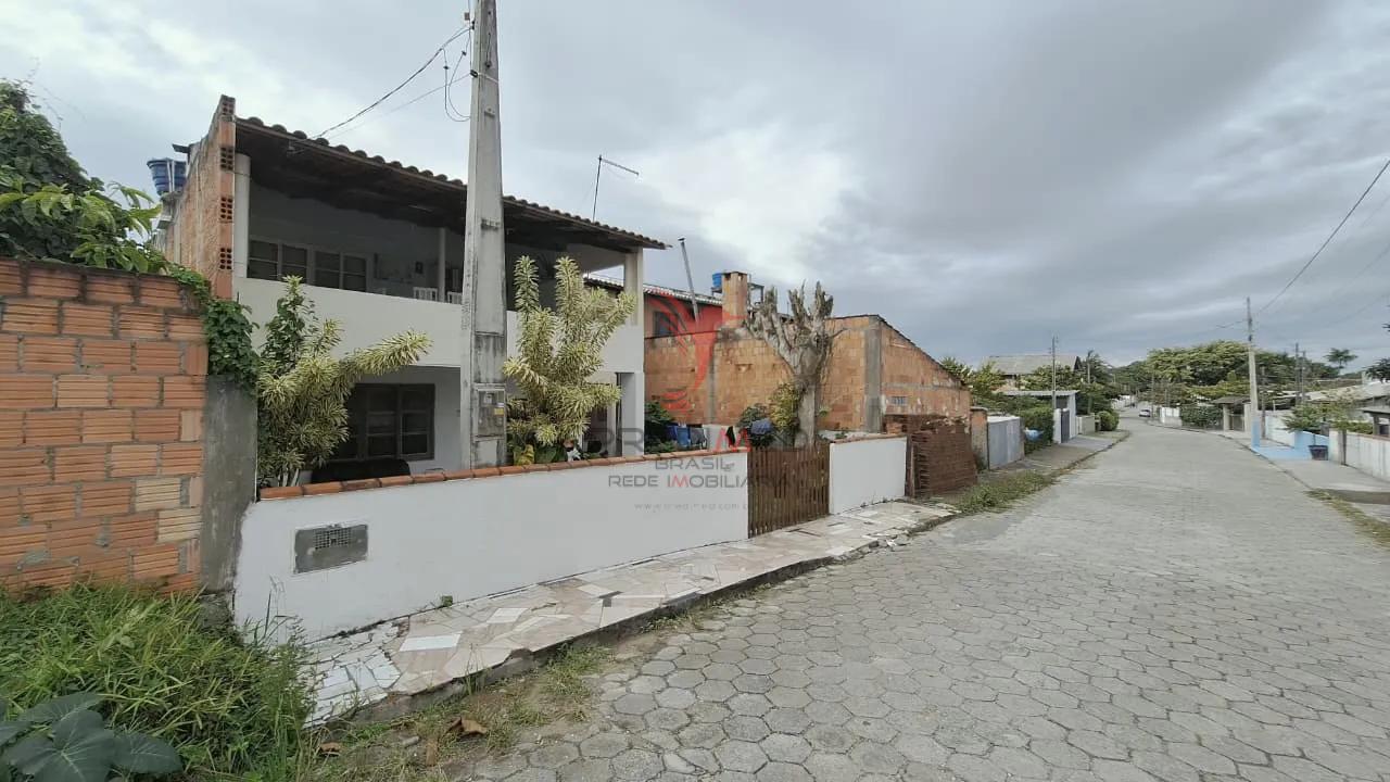 Sobrado com 6 quartos para venda na praia da Arma&ccedil;&atilde;o em Penha-SC  Penha - 
