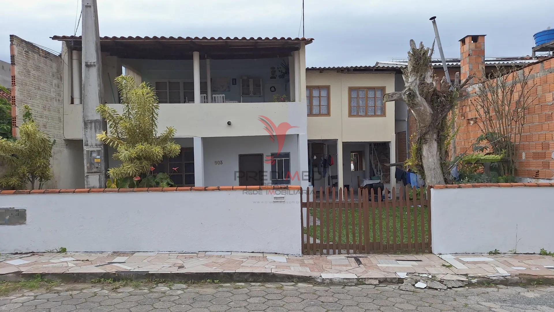 Sobrado com 6 quartos para venda na praia da Arma&ccedil;&atilde;o em Penha-SC  Penha - 