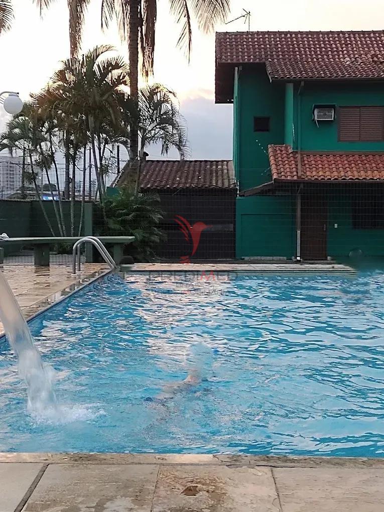 SOBRADO MOBILIADO EM CONDOM&Iacute;NIO FECHADO &ndash; PR&Oacute;XIMO &Agrave; PRAIA  Caraguatatuba - 