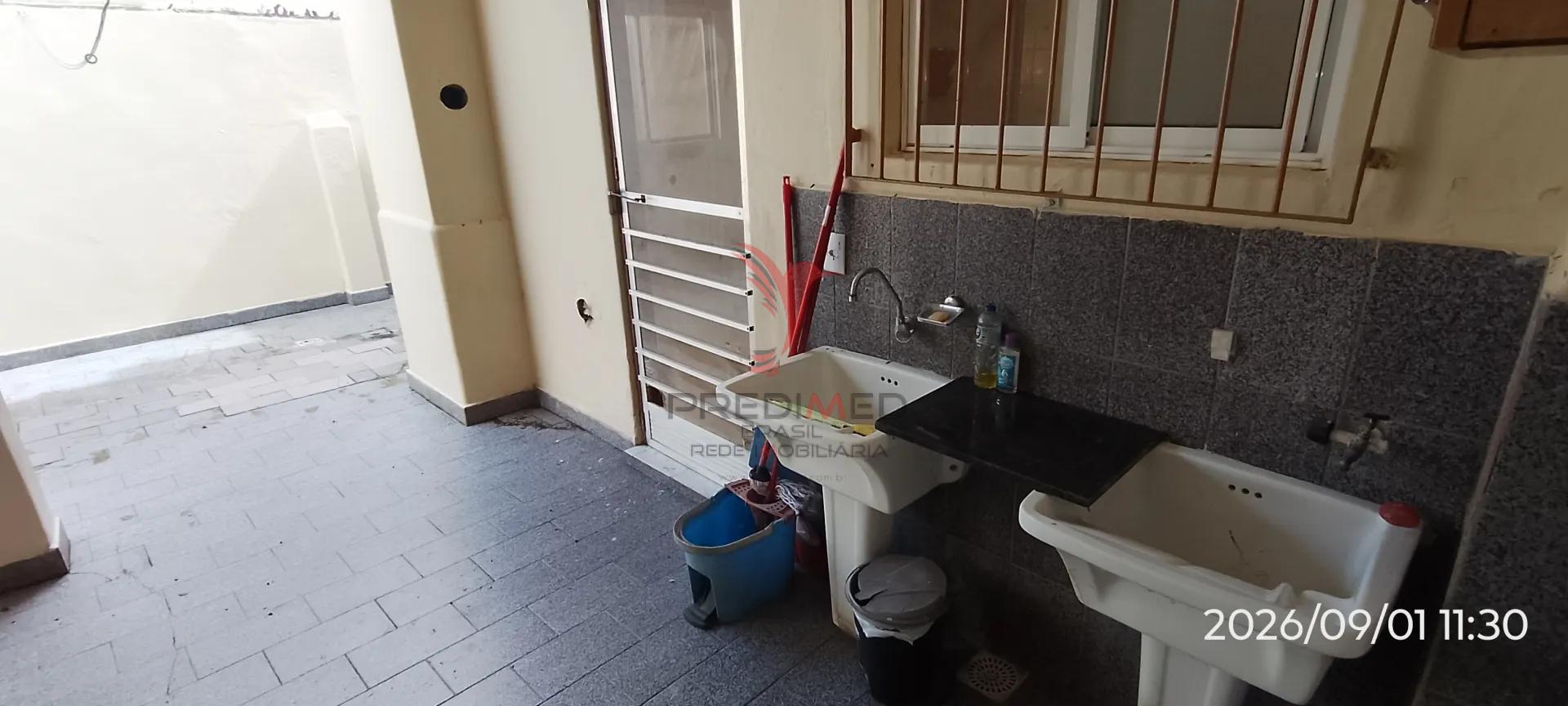 PRONTO PARA MORAR NO CENTRO: SOBRADO DE 3 DORMS, SUITE E 2 VAGAS  Pelotas - 