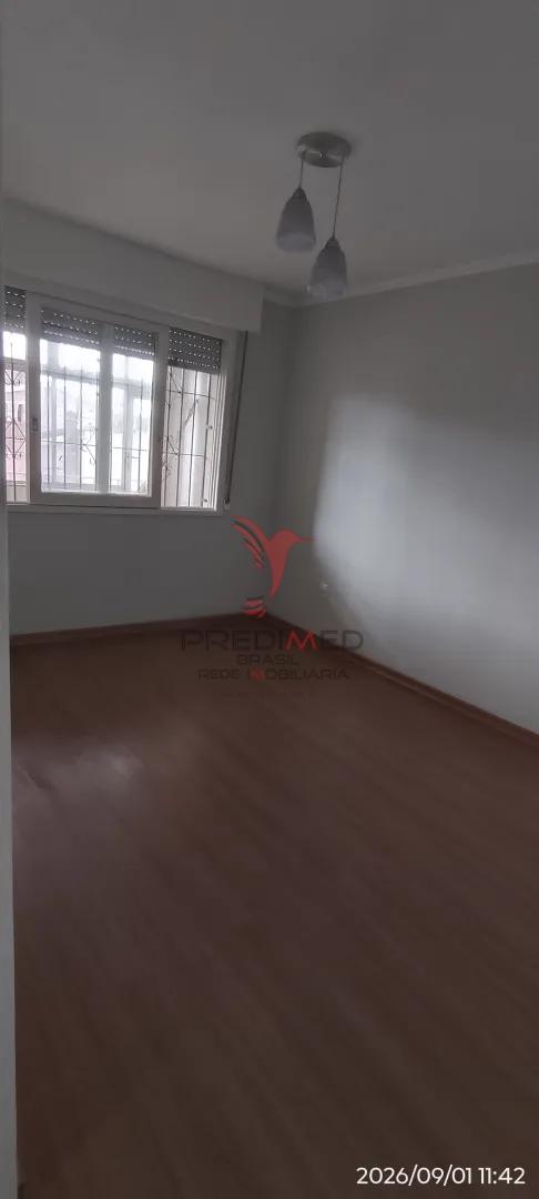 PRONTO PARA MORAR NO CENTRO: SOBRADO DE 3 DORMS, SUITE E 2 VAGAS  Pelotas - 