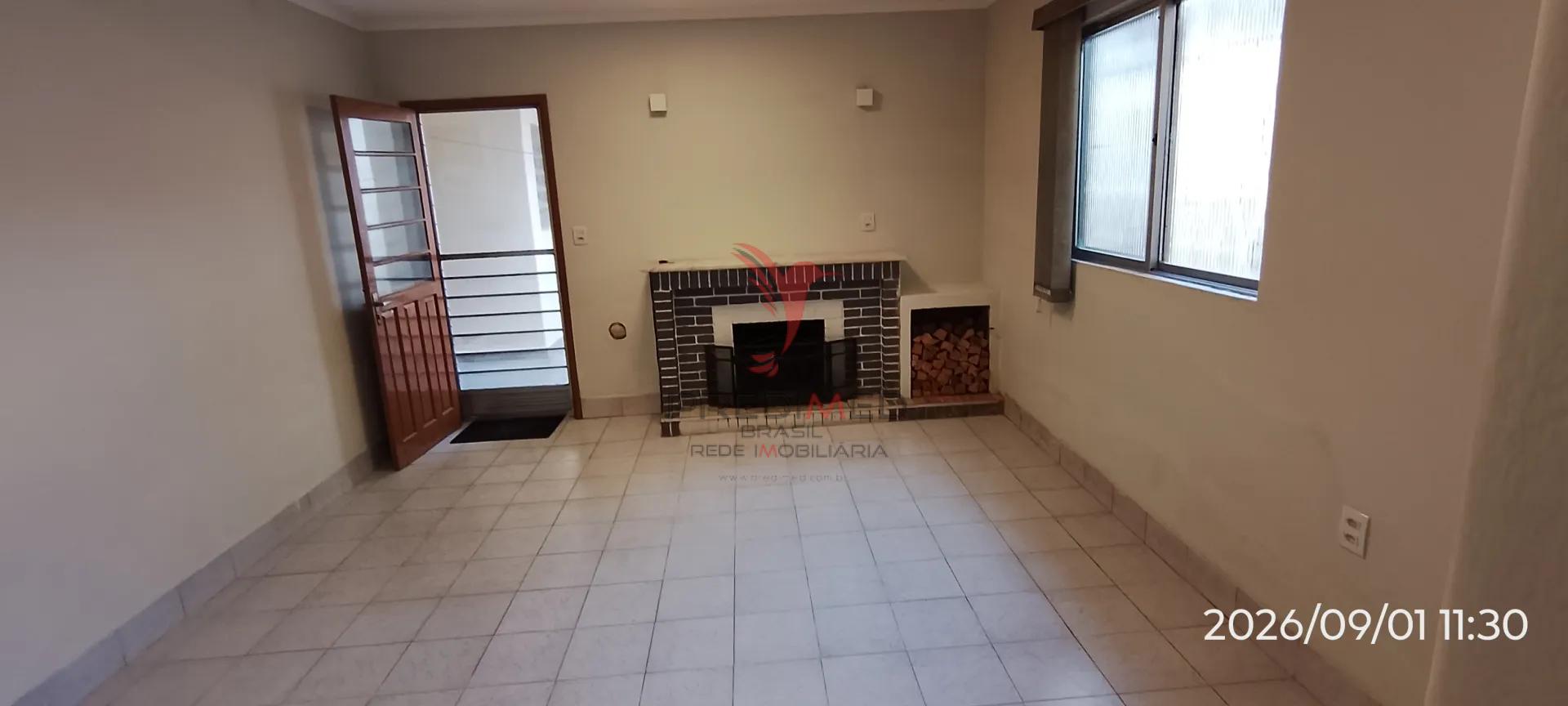 PRONTO PARA MORAR NO CENTRO: SOBRADO DE 3 DORMS, SUITE E 2 VAGAS  Pelotas - 