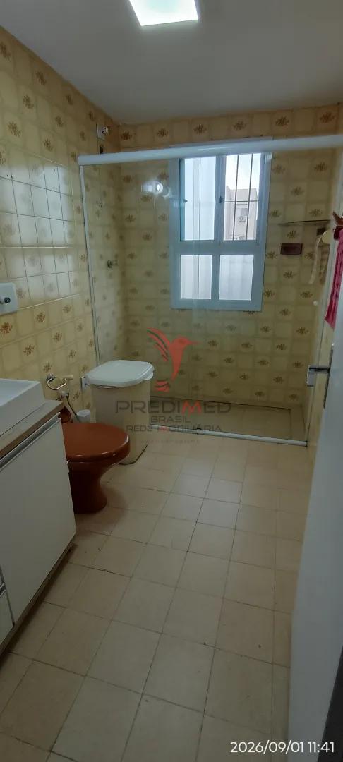 PRONTO PARA MORAR NO CENTRO: SOBRADO DE 3 DORMS, SUITE E 2 VAGAS  Pelotas - 