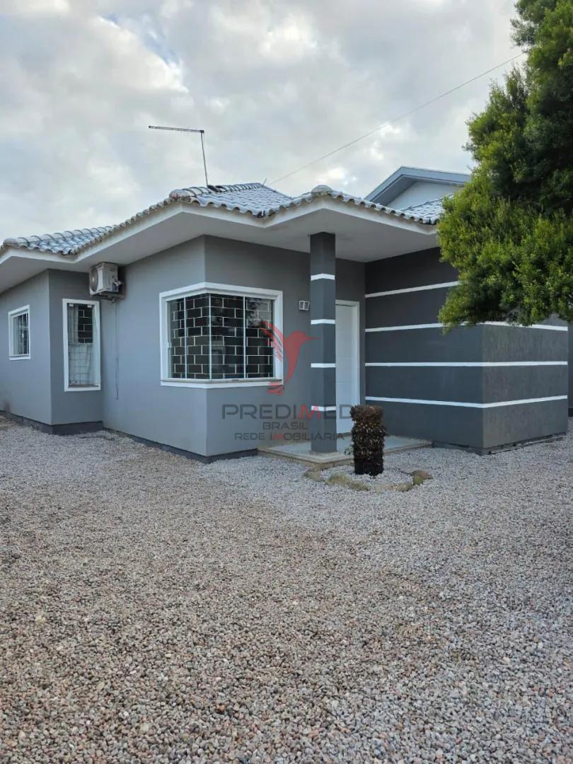 Casa com piscina em excelente localiza&ccedil;&atilde;o Avenida Manacá Tijucas - 