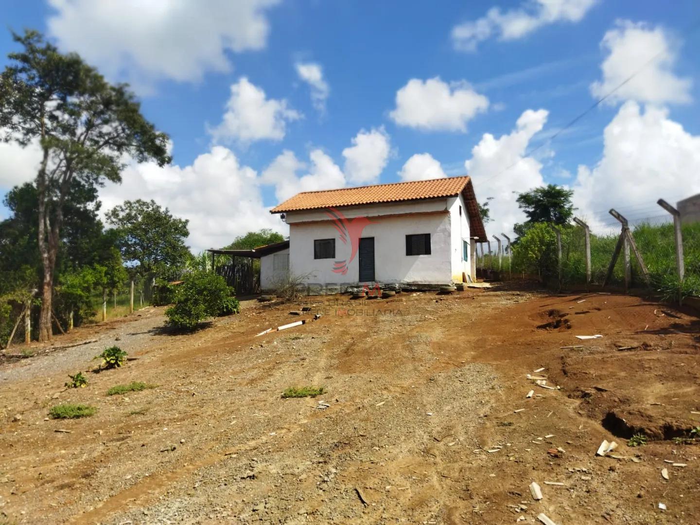 S&atilde;o 1.000 m2 de terreno com casa pequena Rua Hélio Manzanete Cerro Guaratinguetá - 