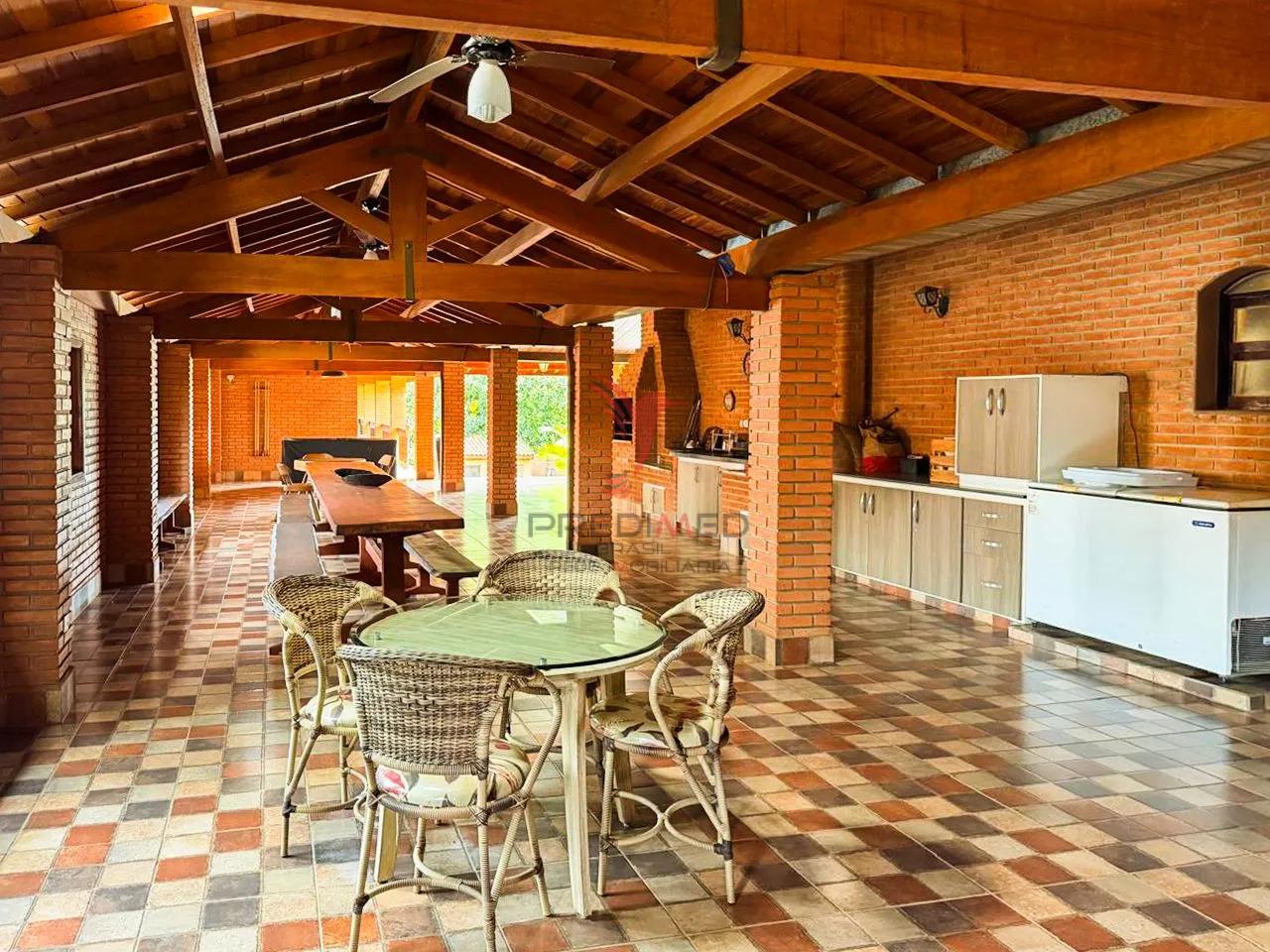 Ch&aacute;cara de Alto Padr&atilde;o a venda em Salto/SP,  com 5.000 m&sup2;  e 912 m&sup2; constru&iacute;dos  Salto - 