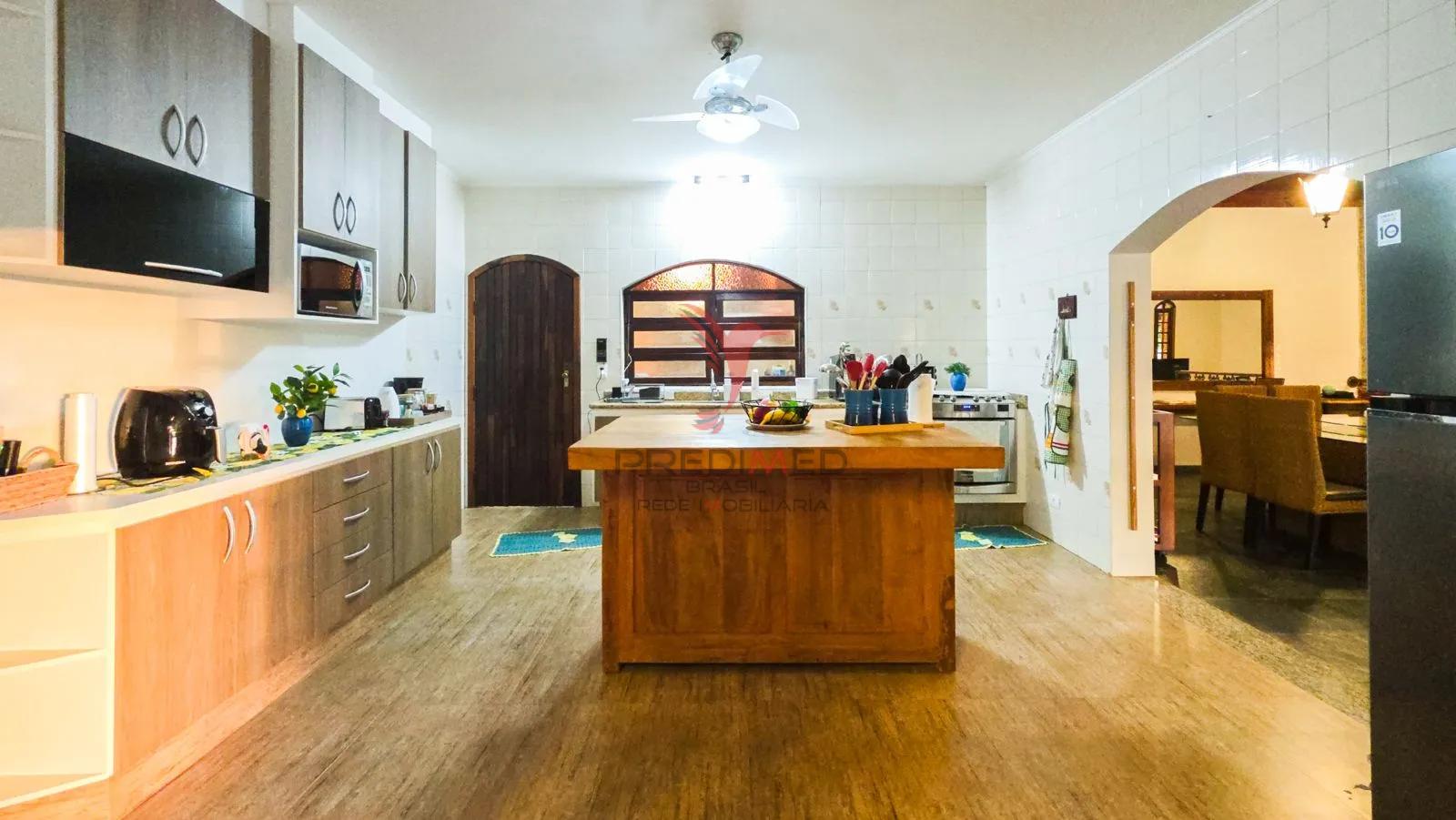 Ch&aacute;cara de Alto Padr&atilde;o a venda em Salto/SP,  com 5.000 m&sup2;  e 912 m&sup2; constru&iacute;dos  Salto - 