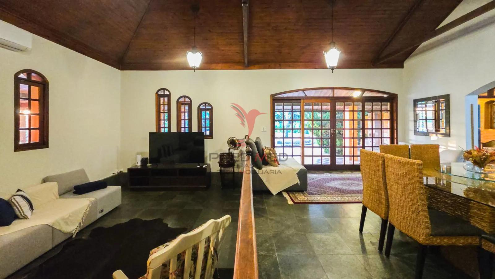 Ch&aacute;cara de Alto Padr&atilde;o a venda em Salto/SP,  com 5.000 m&sup2;  e 912 m&sup2; constru&iacute;dos  Salto - 