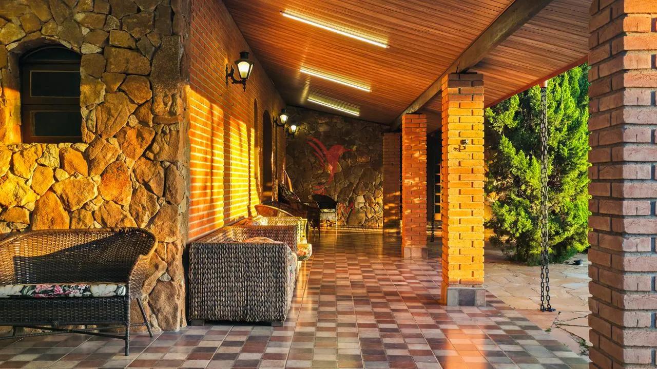Ch&aacute;cara de Alto Padr&atilde;o a venda em Salto/SP,  com 5.000 m&sup2;  e 912 m&sup2; constru&iacute;dos  Salto - 