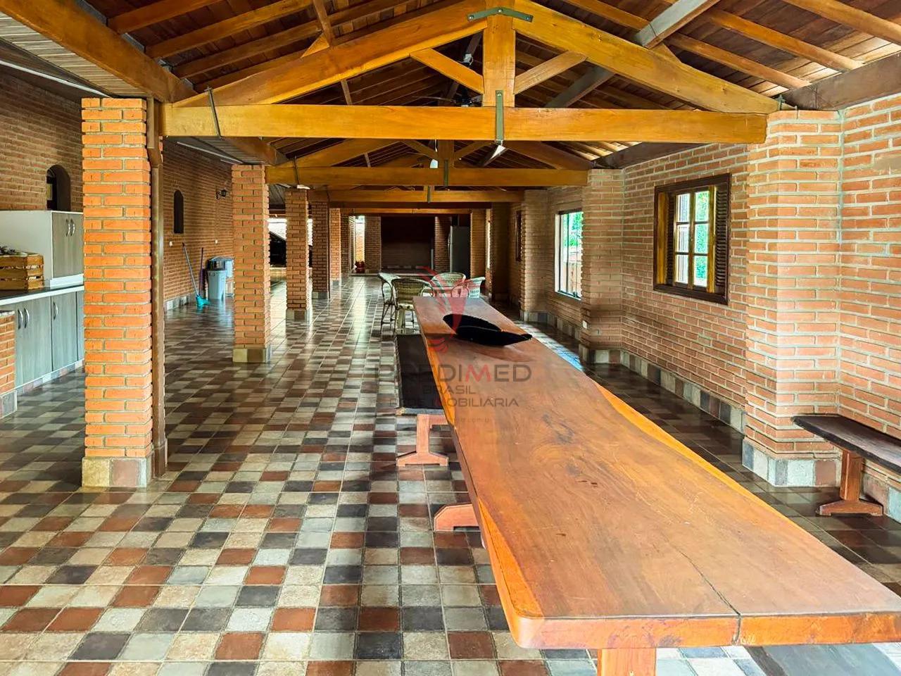 Ch&aacute;cara de Alto Padr&atilde;o a venda em Salto/SP,  com 5.000 m&sup2;  e 912 m&sup2; constru&iacute;dos  Salto - 