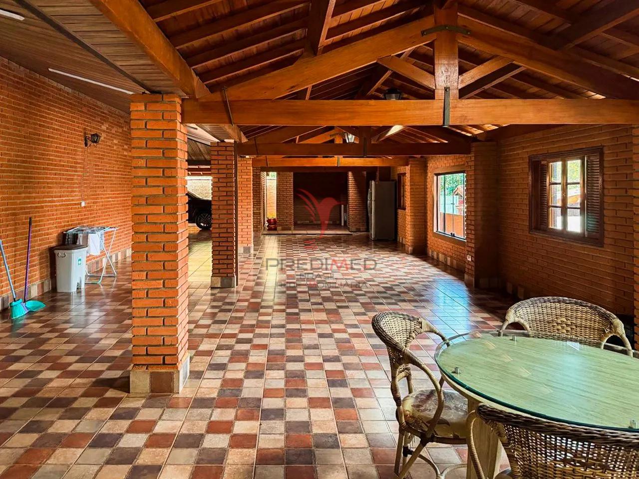 Ch&aacute;cara de Alto Padr&atilde;o a venda em Salto/SP,  com 5.000 m&sup2;  e 912 m&sup2; constru&iacute;dos  Salto - 