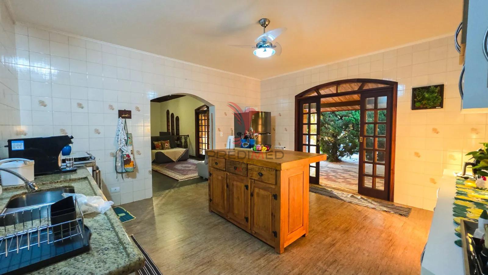Ch&aacute;cara de Alto Padr&atilde;o a venda em Salto/SP,  com 5.000 m&sup2;  e 912 m&sup2; constru&iacute;dos  Salto - 