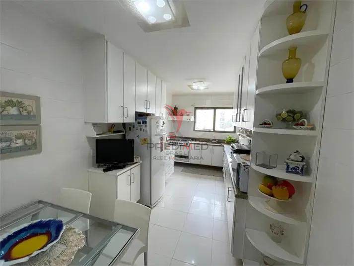 ALTO PADR&Atilde;O NO CAMPO BELO | 194 M&sup2; | 4 DORMIT&Oacute;RIOS | 3 VAGAS  São Paulo - 