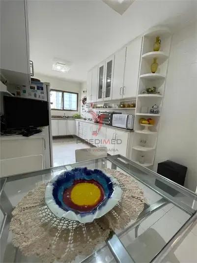 ALTO PADR&Atilde;O NO CAMPO BELO | 194 M&sup2; | 4 DORMIT&Oacute;RIOS | 3 VAGAS  São Paulo - 