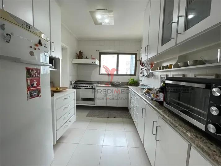ALTO PADR&Atilde;O NO CAMPO BELO | 194 M&sup2; | 4 DORMIT&Oacute;RIOS | 3 VAGAS  São Paulo - 