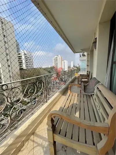 ALTO PADR&Atilde;O NO CAMPO BELO | 194 M&sup2; | 4 DORMIT&Oacute;RIOS | 3 VAGAS  São Paulo - 