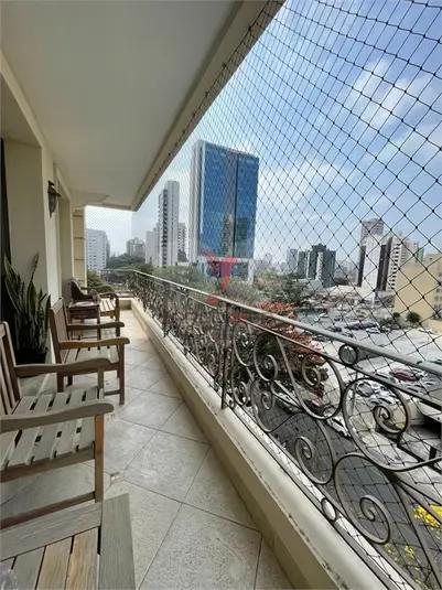 ALTO PADR&Atilde;O NO CAMPO BELO | 194 M&sup2; | 4 DORMIT&Oacute;RIOS | 3 VAGAS  São Paulo - 