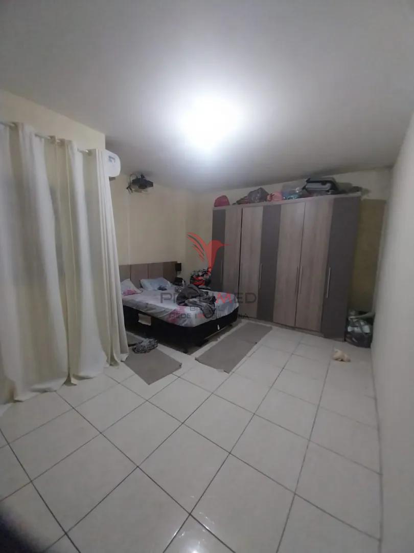 Casa no Beira Rio em Guaratinguet&aacute;/SP  Guaratinguetá - 