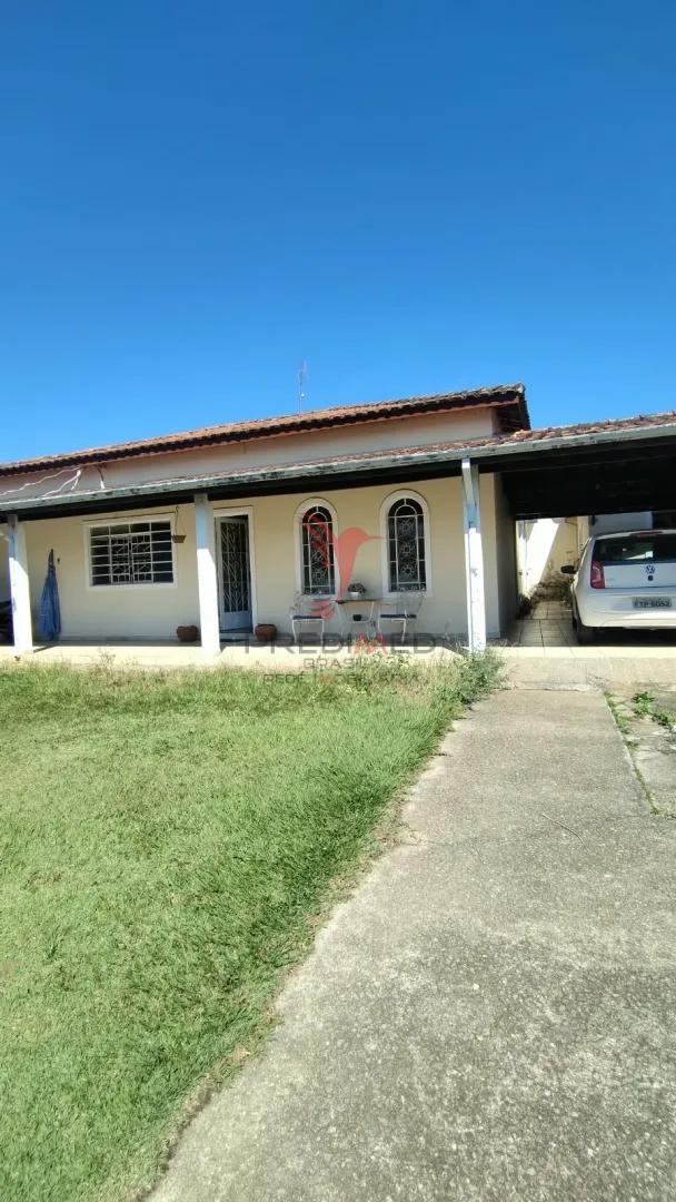 &Oacute;tima casa no Pedregulho em Guaratinguet&aacute;/SP Rua Caramurus Guaratinguetá - 