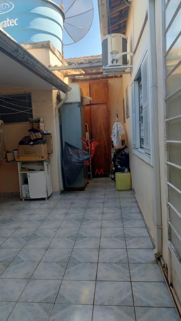 &Oacute;tima casa no Pedregulho em Guaratinguet&aacute;/SP Rua Caramurus Guaratinguetá - 