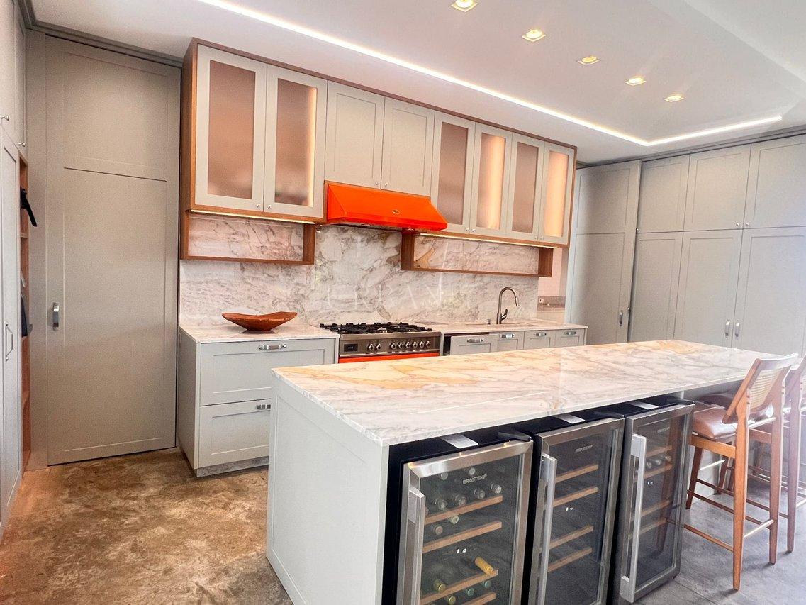 Casa com 3 dormitórios à venda,448 m² - Condomínio Lago Azul Golfe Clube - Araçoiaba -SP Rodovia Raposo Tavares Araçoiaba da Serra - 