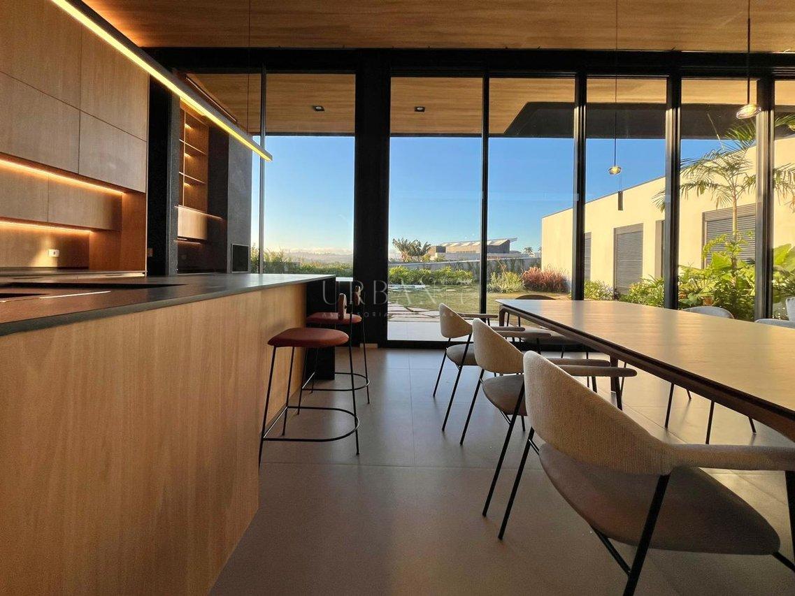 Casa com 3 dormitórios à venda,233 m² - Condomínio Village Ipanema II - Araçoiaba - SP Av: Francisco de Assis Chateaubriand Araçoiaba da Serra - 