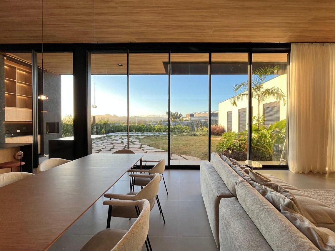 Casa com 3 dormitórios à venda,233 m² - Condomínio Village Ipanema II - Araçoiaba - SP Av: Francisco de Assis Chateaubriand Araçoiaba da Serra - 