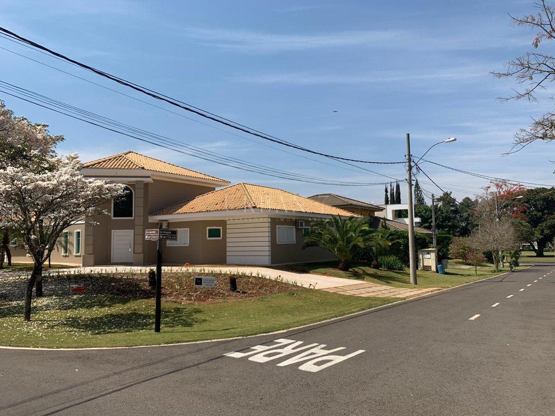 Casa com 4 dormitórios à venda,329 m² - Condomínio Lago Azul Golfe Clube - Araçoiaba - SP Rodovia Raposo Tavares Araçoiaba da Serra - 