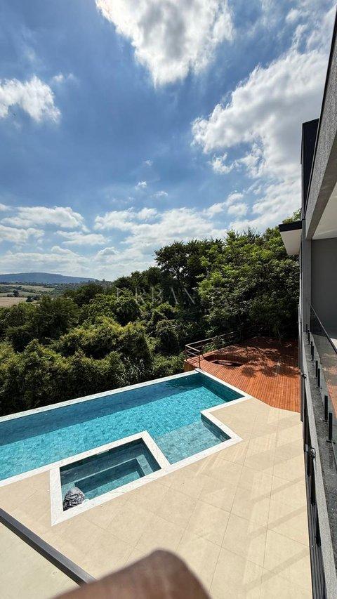 Casa com 3 dormitórios à venda,540 m² - Condomínio Village Ipanema II - Araçoiaba - SP Av: Francisco de Assis Chateaubriand Araçoiaba da Serra - 