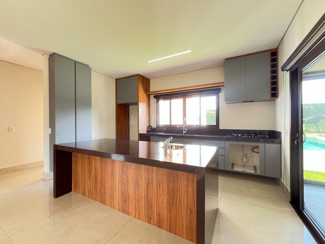 Casa com 4 dormitórios,350 m² -Condomínio Lago Azul Golfe Clube - Araçoiaba da Serra -SP Rodovia Raposo Tavares Araçoiaba da Serra - 