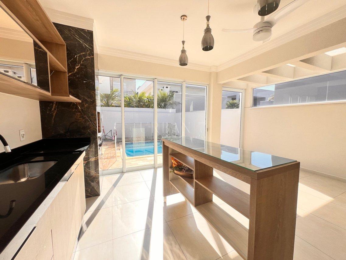 Casa com 3 dormitórios à venda,215 m² - Condomínio Mont Blanc - Sorocaba - SP Rua Antônio Annunciato Sorocaba - 