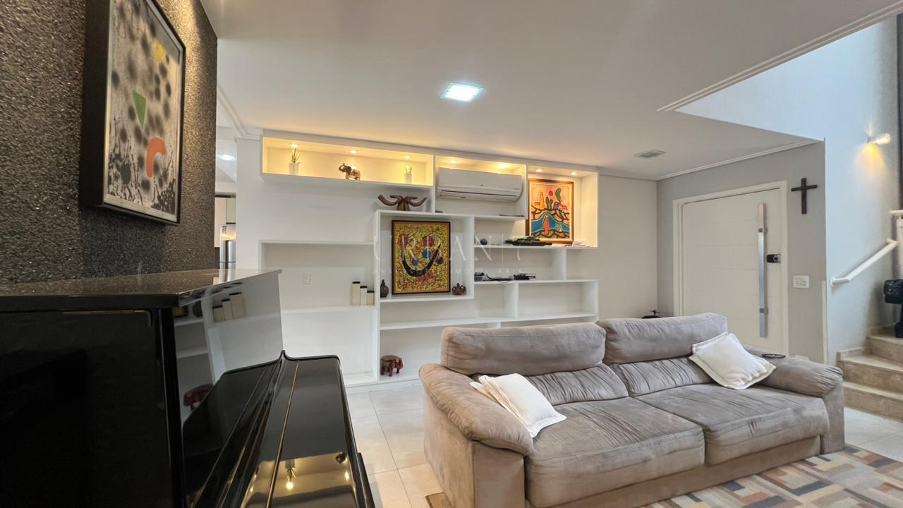 Casa com 3 dormit&oacute;rios &agrave; venda,246m&sup2; - Condom&iacute;nio Belvedere II - Votorantim - SP Avenida Rogério Cassola Votorantim - 
